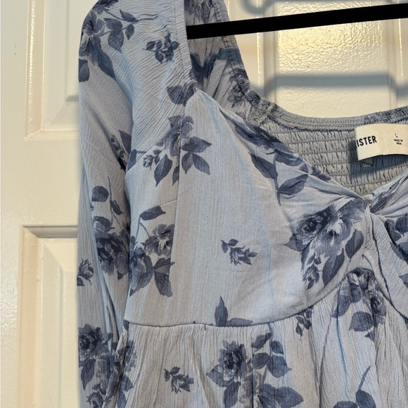 Hollister Blue Floral Blouse - Picture 7 of 7